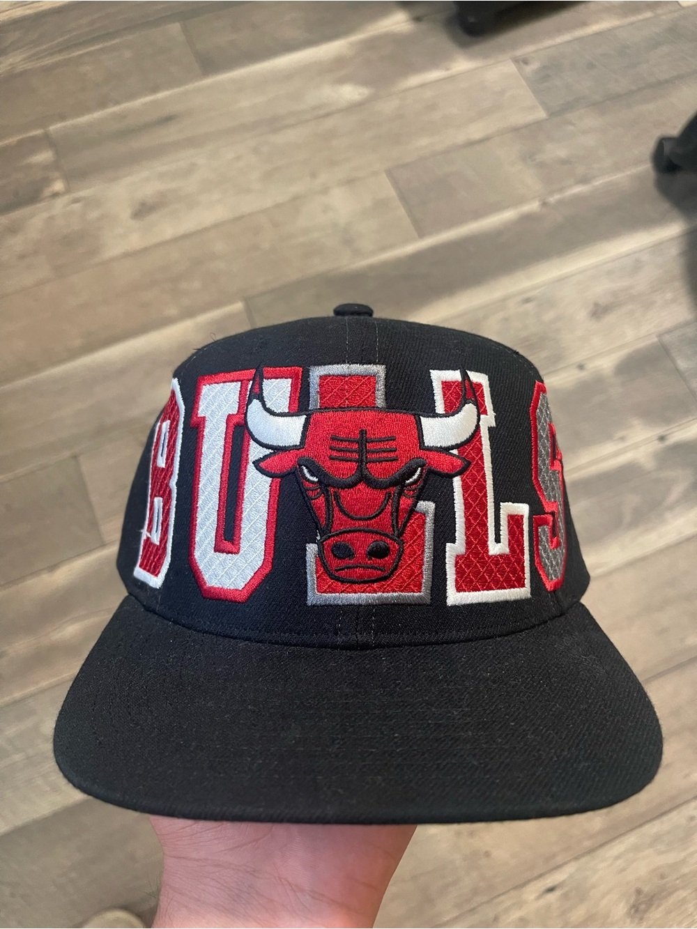 Mitchell & Ness Black Red Chicago Bulls Snapback Hat